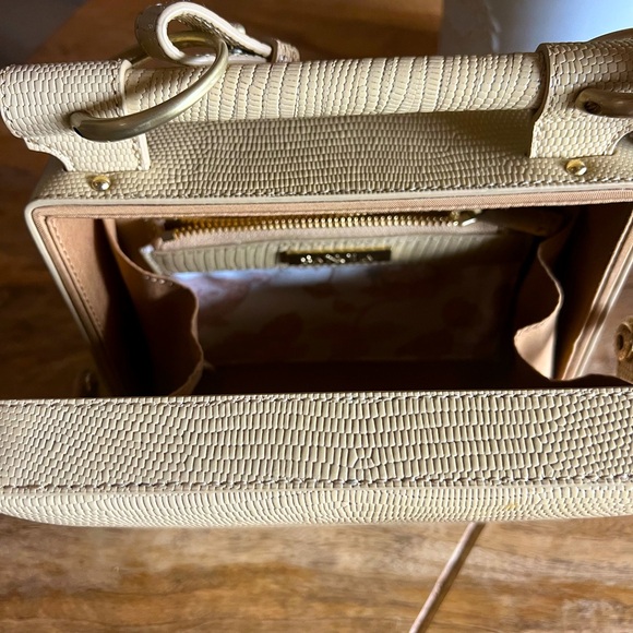 SANCIA The JANOU Box Shoulder Bag - Picture 13 of 16